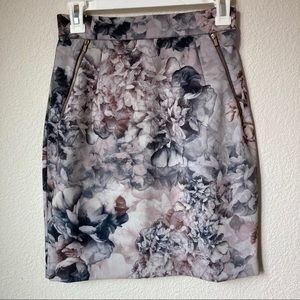 High-waist floral skirt